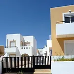 Gardens & 4*