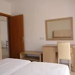 Gardens & Aparthotel Gennadi