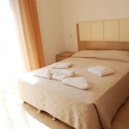 Gardens & 4* غينادي