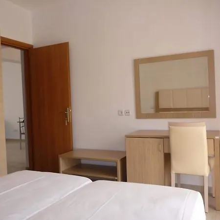 Gardens & شقة فندقية غينادي