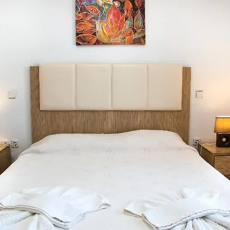 Apartmanhotel Gardens & 4*