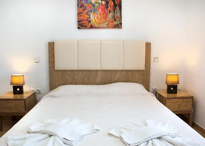 Aparthotel Gardens & 4*