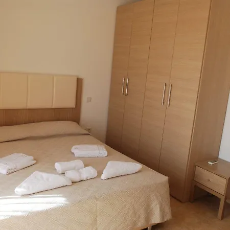 Gardens & 4* Gennadi