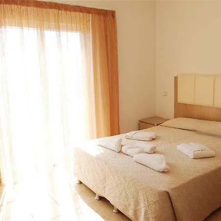 Gardens & Apartahotel Gennadi