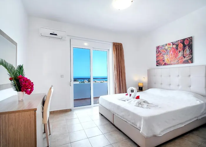 Apartmanhotel Gardens & 4*